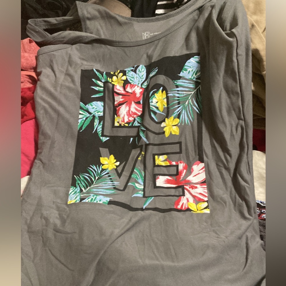 Tank top bundle. Size medium/small.